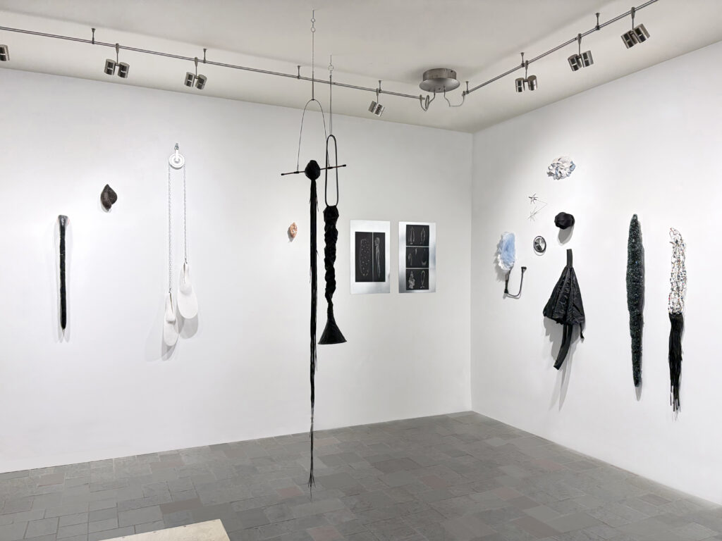 L'Ombre du corps, 2026. Procédés mixtes. Galerie Le Trécarré, N-É. Photo C Patenaude